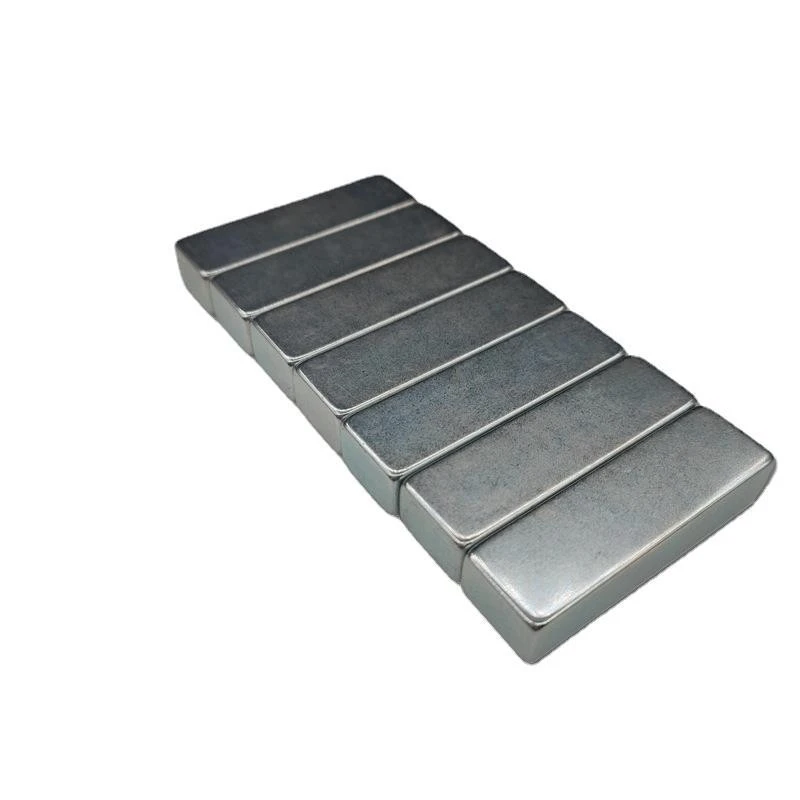 Square magnet-4
