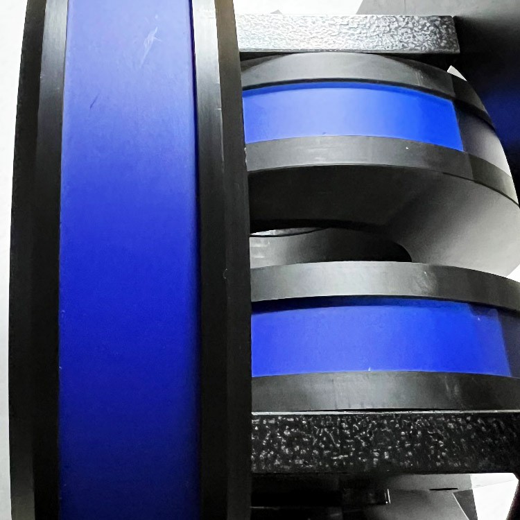 Two-dimensional Helmholtz Coil Two-dimensional Helmholtz Coil