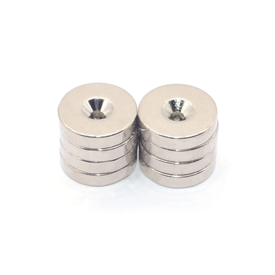 Magnet with sink hole -5